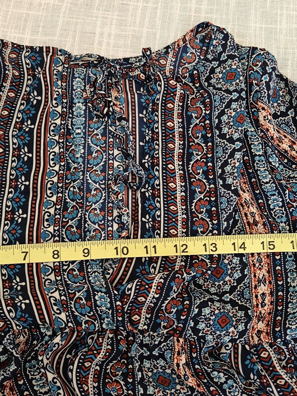 ​Cielo Boho Geometric Pattern Babydoll Blouse Size S Long Bell Sleeve Keyhole - Picture 8 of 12